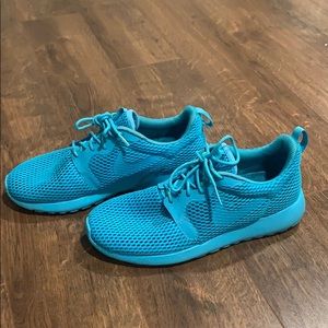 Nike Women’s Roche Blue Sneakers Size 7.5